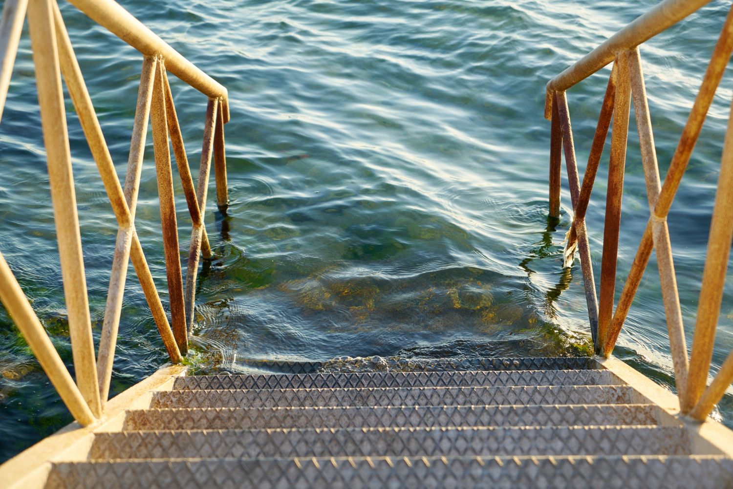 Enhance Dock Safety with Premium Aluminum Dock Stairs Designed for Durability